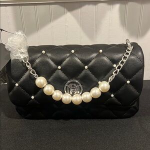 BADGLEY MISCHKA Elegant Black Quilted Bag with Pearl Accents